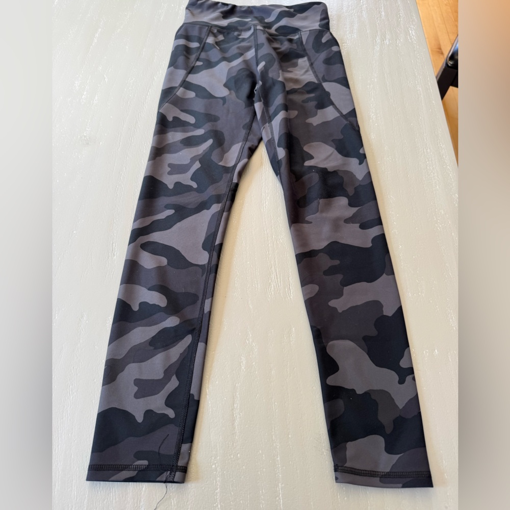 Old Navy Kids Camo Leggings - Black and Gray